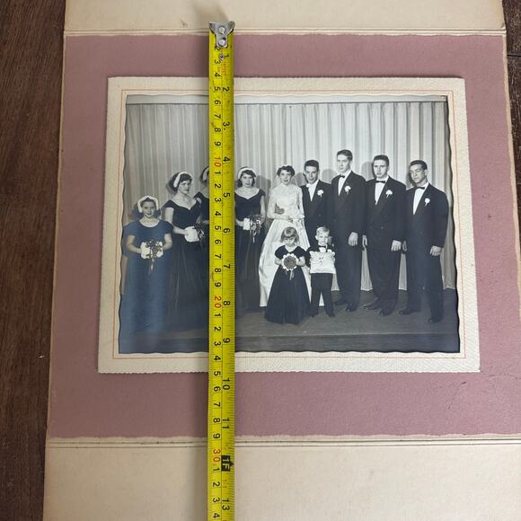 1940s 1950s Wedding portrait in folding picture frame 8x10 instant family - Picture 10 of 11